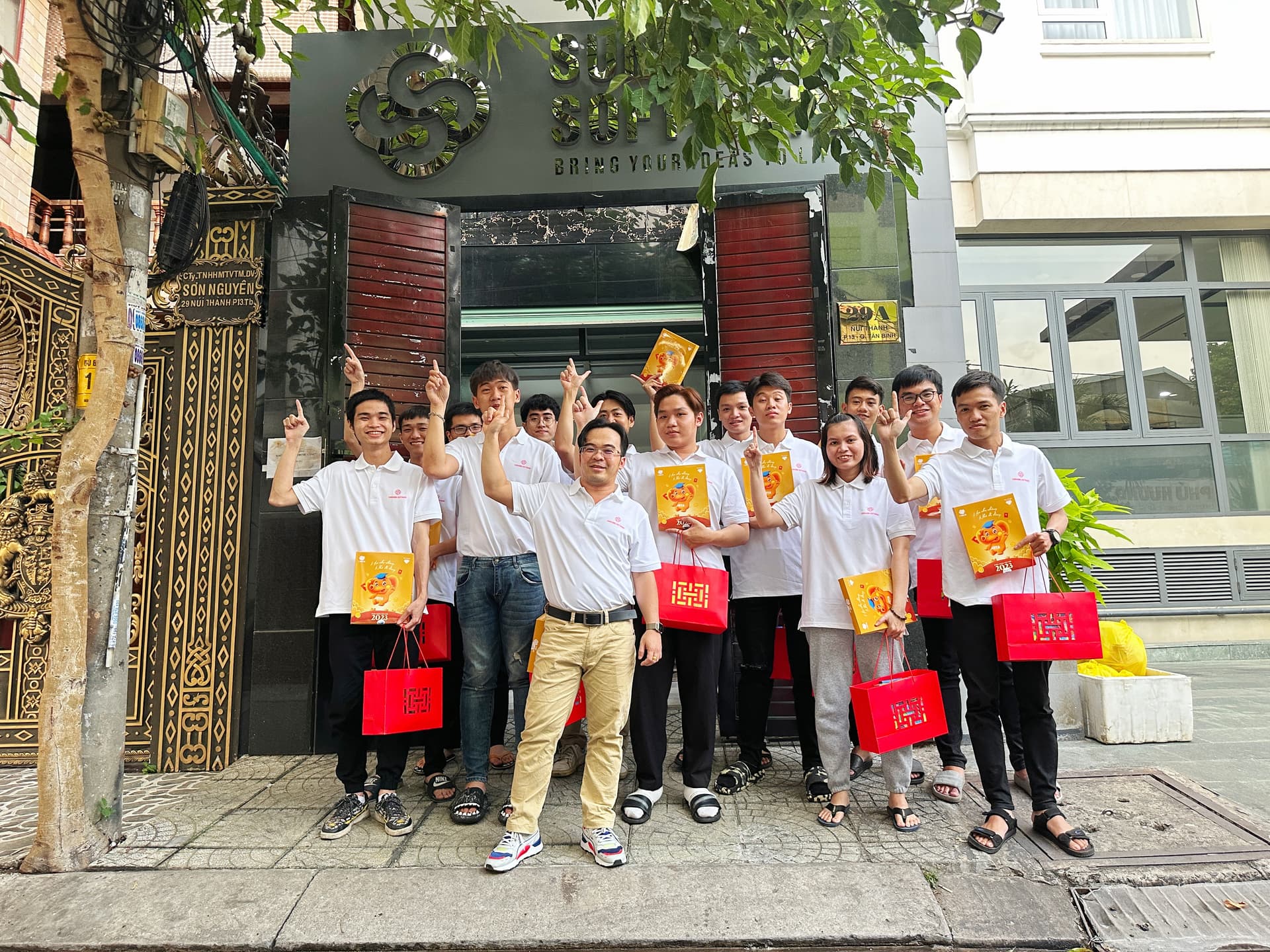 Tầm nhìn
& Sứ mệnh